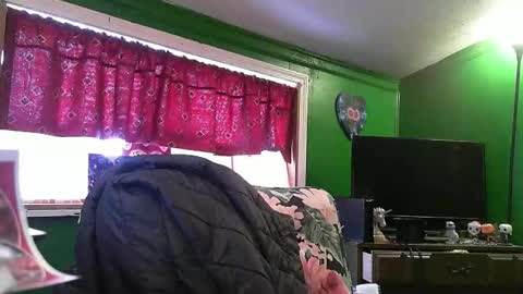 hippiedad333 online show from February 2026 09:56:02 PM