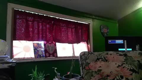 hippiedad333 online show from April 2026 09:37:02 PM