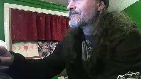 hippiedad333 online show from April 2026 02:51:02 AM