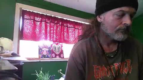 hippiedad333 online show from April 2026 08:55:01 PM