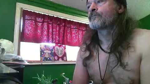 hippiedad333 online show from April 2026 01:36:01 PM