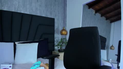 Hisoka online show from November 2025 01:04:02 AM