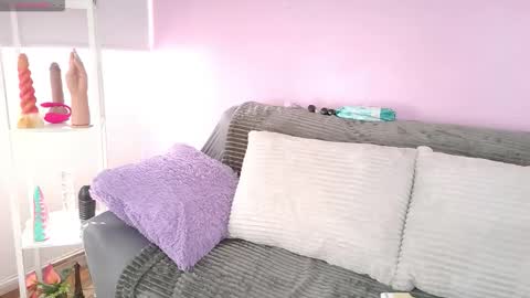 hiyakasudere_ online show from December 2025 06:49:01 PM