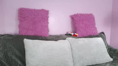 hiyakasudere_ online show from December 2025 12:33:02 PM