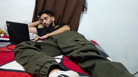 hnsigle77sexosps online show from June 2026 06:25:01 AM