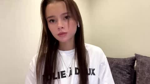 Sofia online show from November 2025 10:15:01 AM