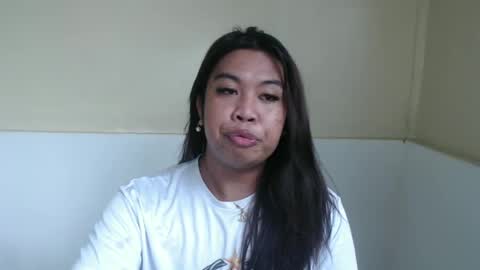 Snapshot of hoelykarina chatting on June 2026 05:17:02 AM Karina3 online show from June 2026 05:17:02 AM