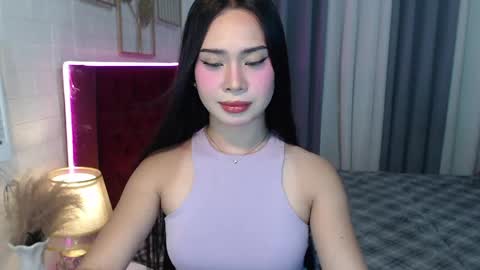 hoelymolly online show from April 2026 06:19:02 PM