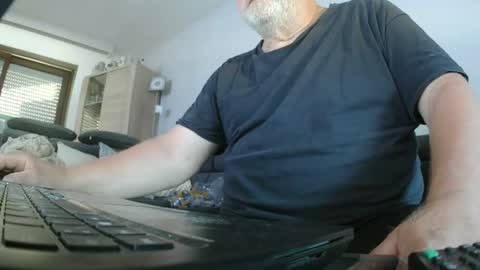 Snapshot of hofnung chatting on June 2026 05:40:02 PM hofnung online show from June 2026 05:40:02 PM