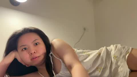 Snapshot of hola_sunflower chatting on May 2026 04:45:02 PM amy online show from May 2026 04:45:02 PM