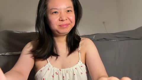 Snapshot of hola_sunflower chatting on May 2026 03:51:02 PM amy online show from May 2026 03:51:02 PM