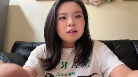 Snapshot of hola_sunflower chatting on June 2026 01:50:02 PM amy online show from June 2026 01:50:02 PM