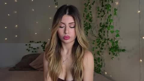 Moni Monica online show from November 2025 08:16:02 AM