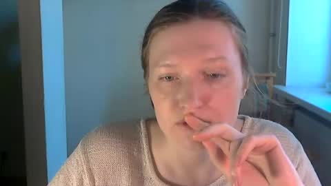 Snapshot of holistic_woman chatting on June 2026 03:42:02 PM holistic_woman online show from June 2026 03:42:02 PM