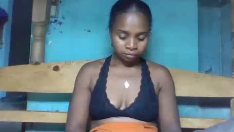 Snapshot of holla0211 chatting on November 2025 10:04:02 AM holla0211 online show from November 2025 10:04:02 AM