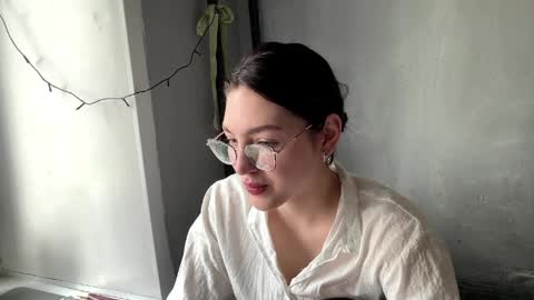 Sofia online show from March 2026 05:52:01 AM