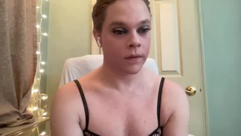 Hollys Drive threw Side Of CB. online show from January 2025 12:11:01 AM