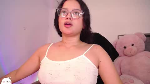 holly_16 online show from October 2025 04:55:02 AM