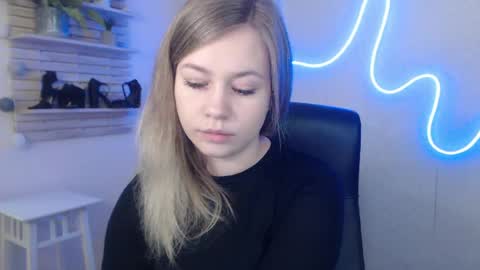 Holly online show from January 2025 03:23:01 AM