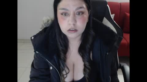 Itzel online show from July 2026 02:25:01 AM