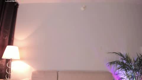 holly    online show from March 2026 06:50:02 AM