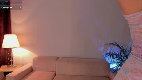 holly    online show from April 2026 08:26:02 AM