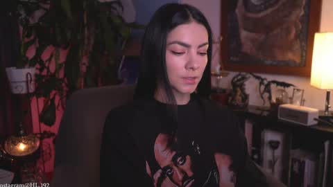 Holly Linder online show from April 2026 01:59:02 AM