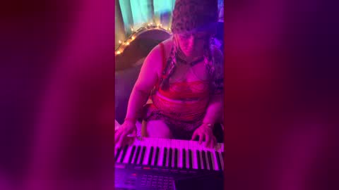 Snapshot of hollyraexxo chatting on April 2026 06:56:02 PM Holly Rae Xxo Jack Rue online show from April 2026 06:56:02 PM