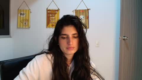 hollyshit_ online show from October 2025 01:18:01 AM