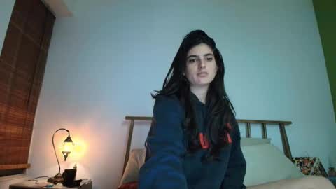 hollyshit_ online show from February 2026 02:15:02 AM