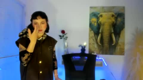 hollysquirtx online show from November 2025 01:33:02 PM