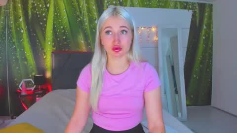 HollyTaillor online show from October 2025 05:27:01 AM