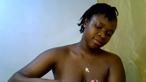 holy_ebony online show from June 2026 03:06:01 PM
