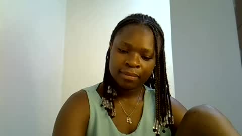 holy_ebony online show from July 2026 06:33:02 AM