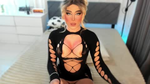 Snapshot of holy_grantqueenx chatting on June 2026 08:34:02 PM Miss Gia online show from June 2026 08:34:02 PM