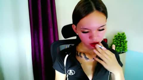 Snapshot of holy_maxine chatting on February 2026 06:40:02 AM holy_maxine online show from February 2026 06:40:02 AM
