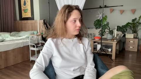 Snapshot of holydori chatting on April 2026 12:43:01 PM dori not holy get my tg channel with link from description under last photo online show from April 2026 12:43:01 PM
