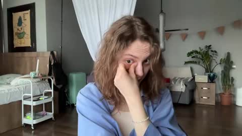 Snapshot of holydori chatting on May 2026 03:39:02 PM dori not holy get my tg channel with link from description under last photo online show from May 2026 03:39:02 PM
