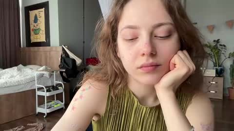 Snapshot of holydori chatting on May 2026 10:01:01 AM dori not holy get my tg channel with link from description under last photo online show from May 2026 10:01:01 AM