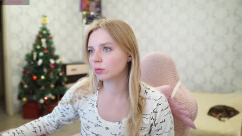 Snapshot of holydumplings chatting on December 2024 01:54:02 PM Taiga online show from December 2024 01:54:02 PM