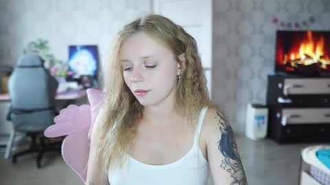 Snapshot of holydumplings chatting on October 2025 09:31:01 AM Taiga online show from October 2025 09:31:01 AM