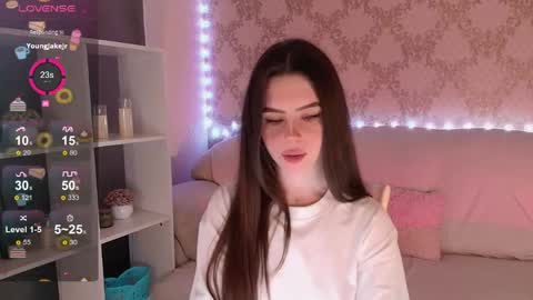 Mia online show from March 2026 03:46:02 AM