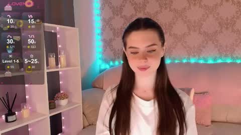 Mia online show from May 2026 04:31:01 AM
