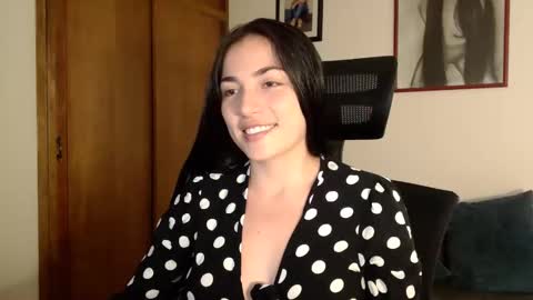 Honey Aynu online show from April 2026 08:23:01 PM