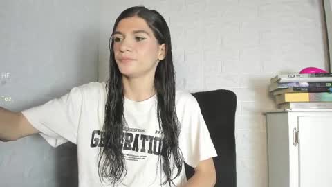 honey_darcy online show from April 2026 11:57:02 PM