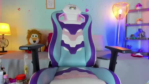 Snapshot of honey_fox01 chatting on December 2024 09:20:01 PM HONEY online show from December 2024 09:20:01 PM