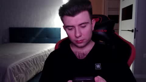 Wolfy online show from December 2025 01:00:02 AM