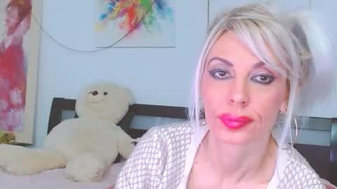 honey_lara online show from January 2026 12:37:01 AM