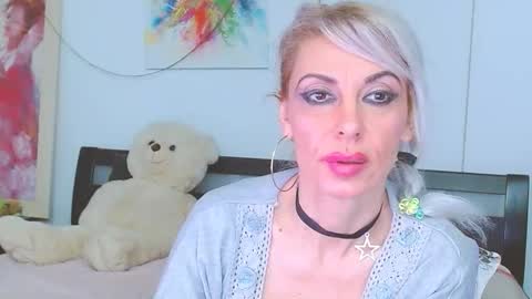 honey_lara online show from February 2026 02:48:01 AM