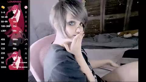 Honey Apple Alaska online show from November 2025 04:34:01 AM